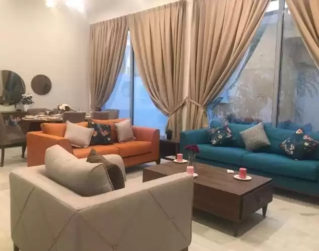 Жилой Готовая недвижимость 3 спальни Ж/Ж Вилла в комплексе  в аренду в Аль-Садд , Доха #12874 - 1  image 
